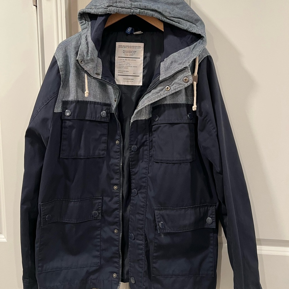 Used jacket. Size medium. Great condition.